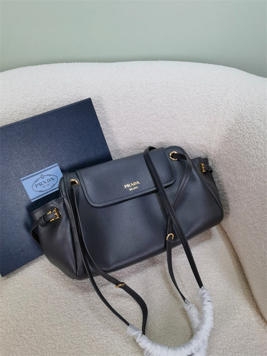 Pprada carry medium leather shoulder bag
