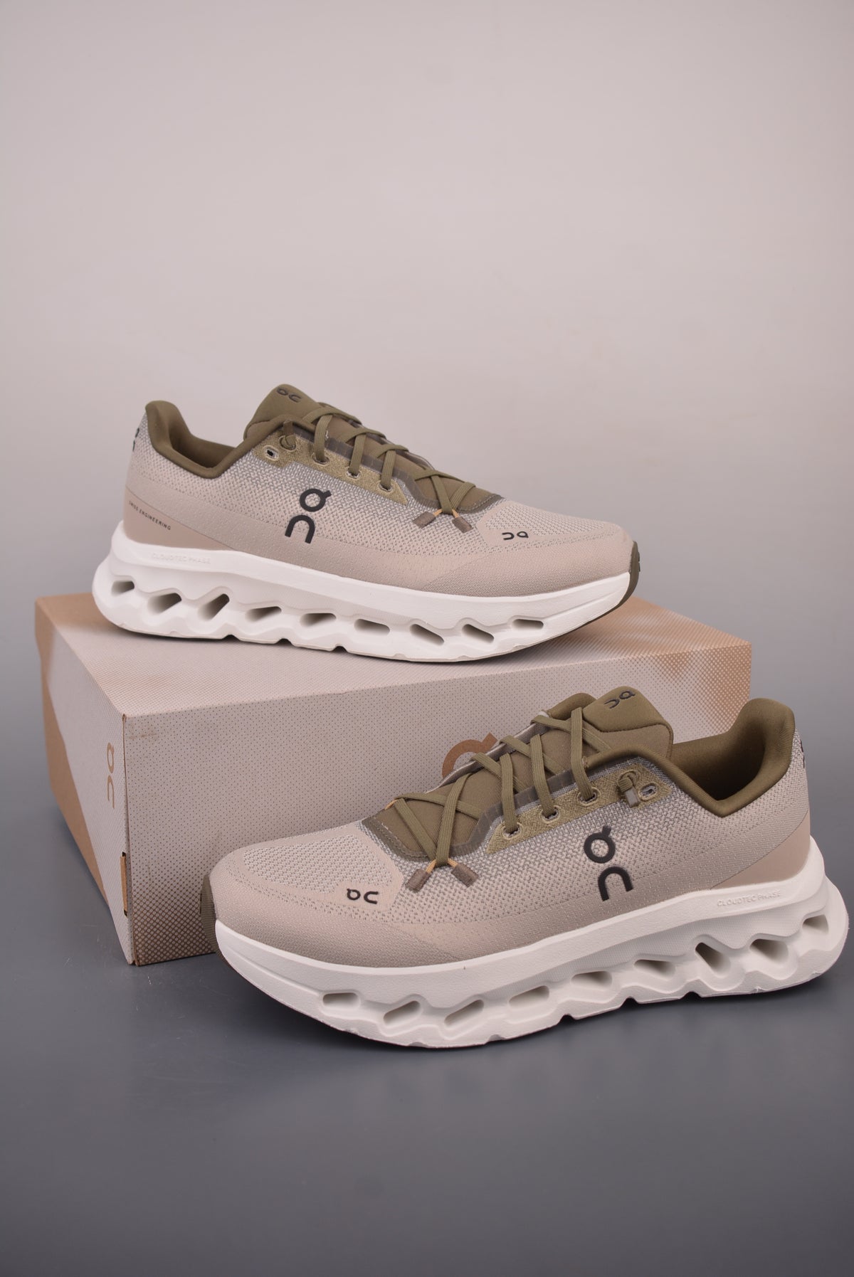 On Running Cloudtilt "Olive / Desert"