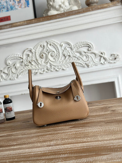 High-end Hermes 2026 Lindy Bag 19cm Togo Leather 3