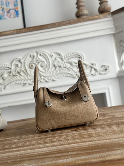 High-end Hermes 2026 Lindy Bag 19cm Togo Leather 3