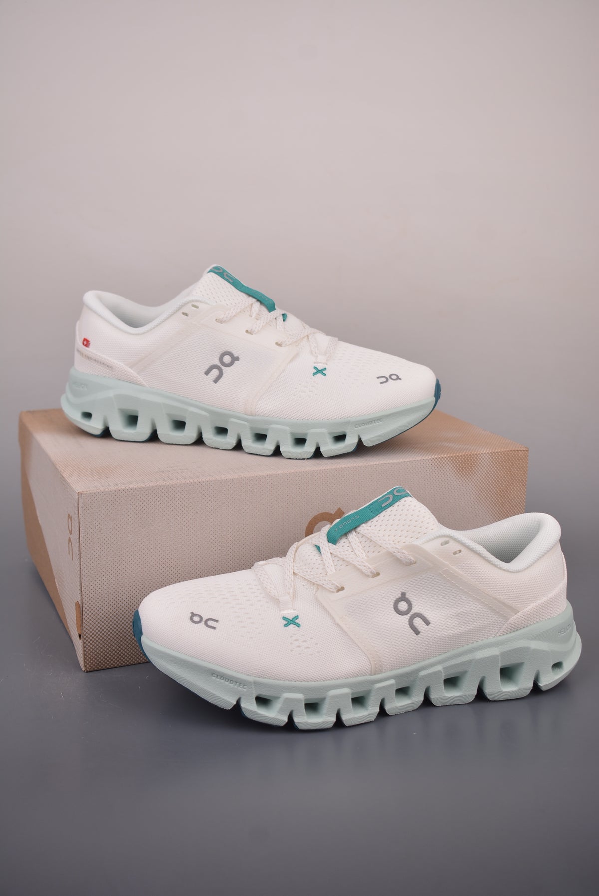 On Cloud X 5 "Ivory / Surf" 3MG30055101